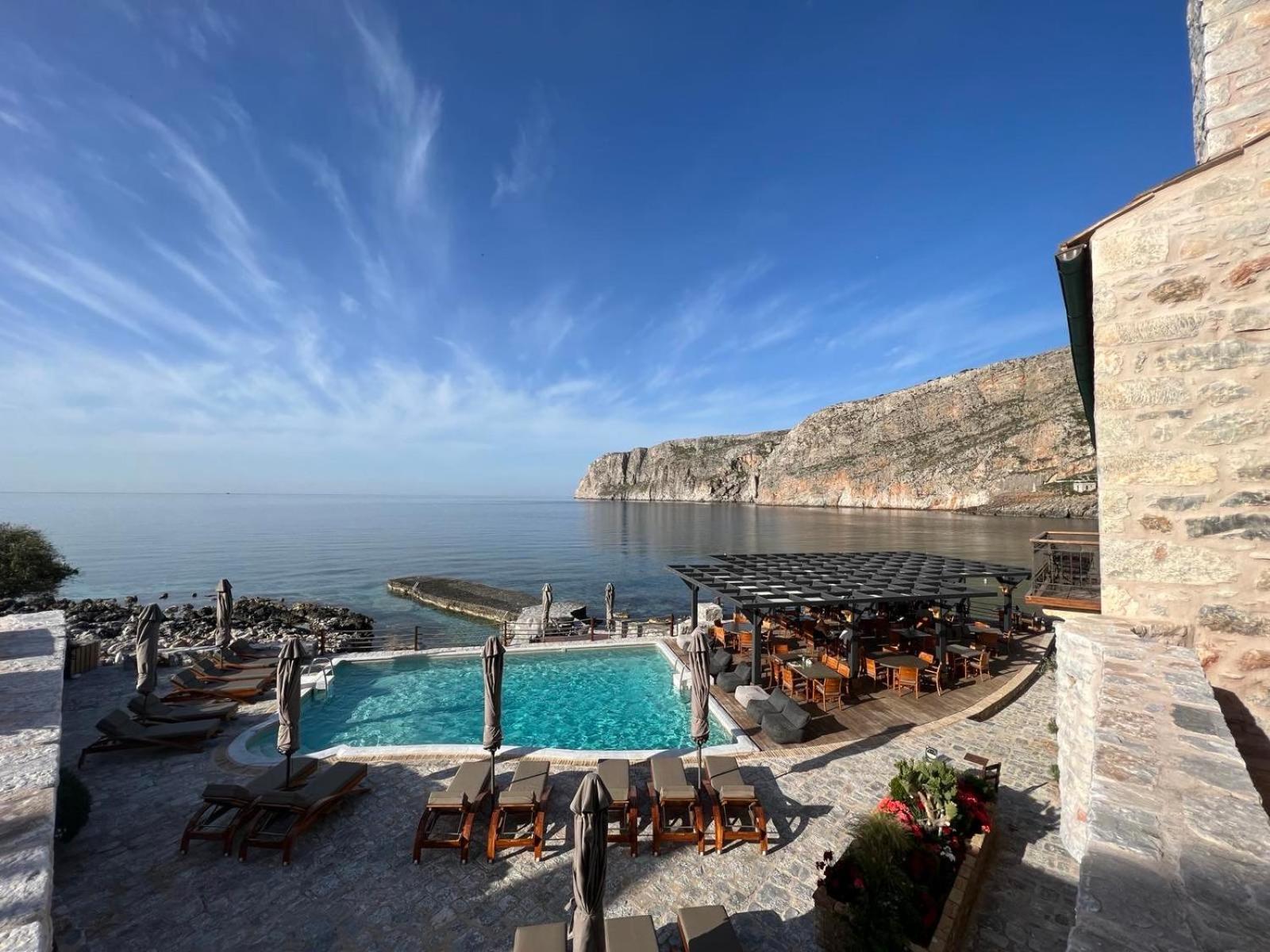 Kyrimai Hotel Gerolimenas Exterior photo